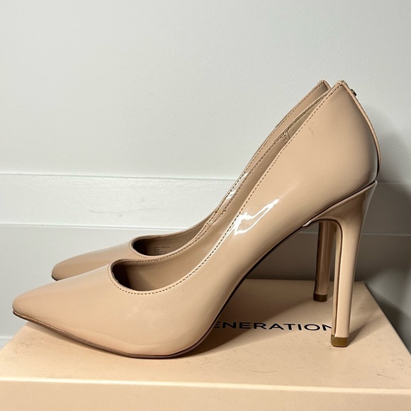 BCBGeneration - BCBGeneration Women Heidi Smooth Patent Shell Pumps - Picture 3 of 6